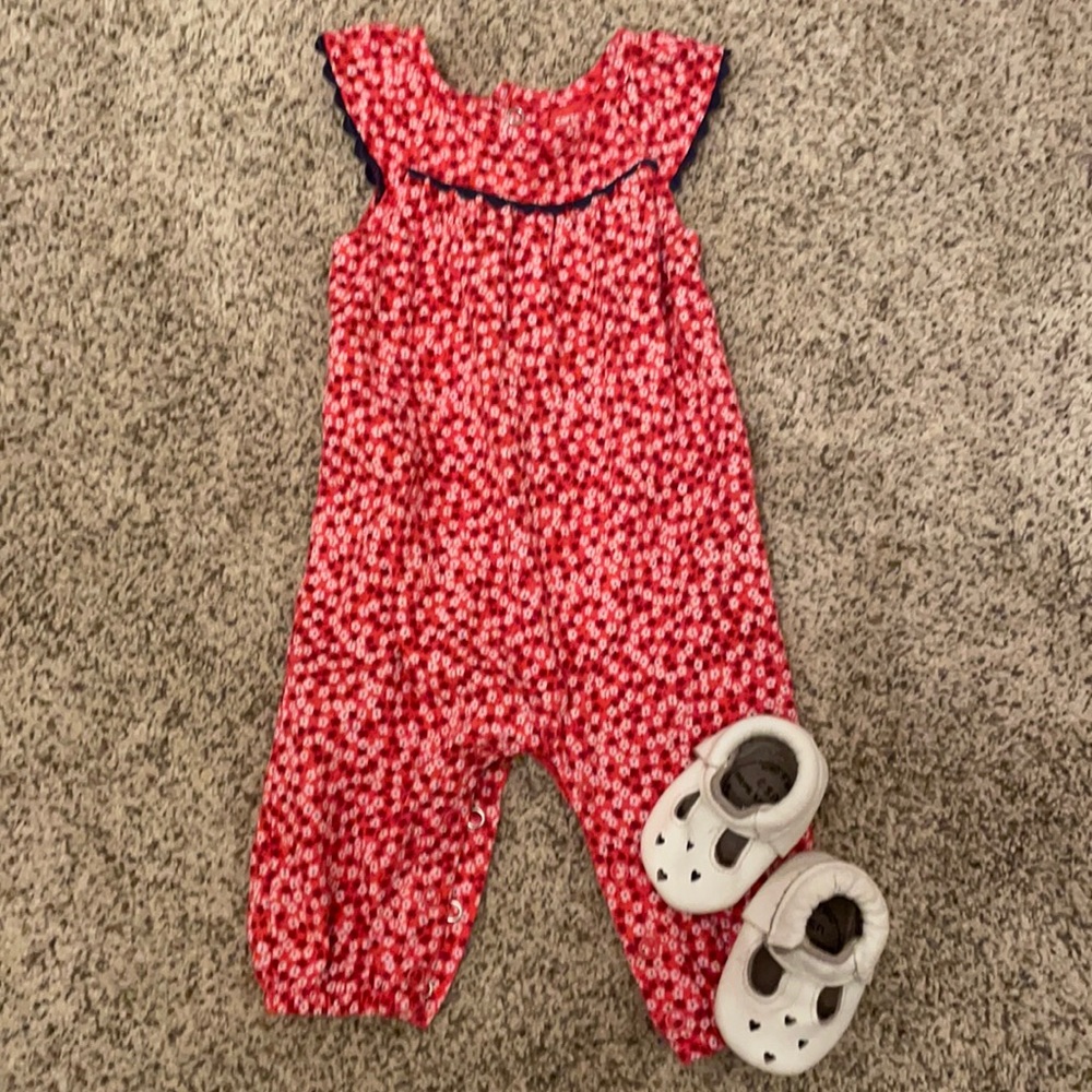 Carter’s Romper 3 months. Pink w white flowers